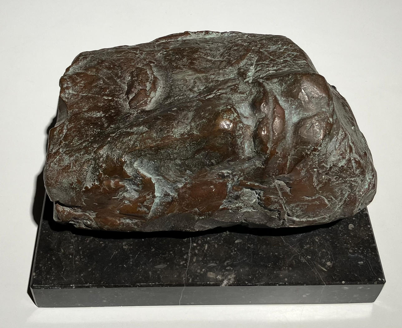 BRIGITTE WAWOE (1939-2025). Reclining head.