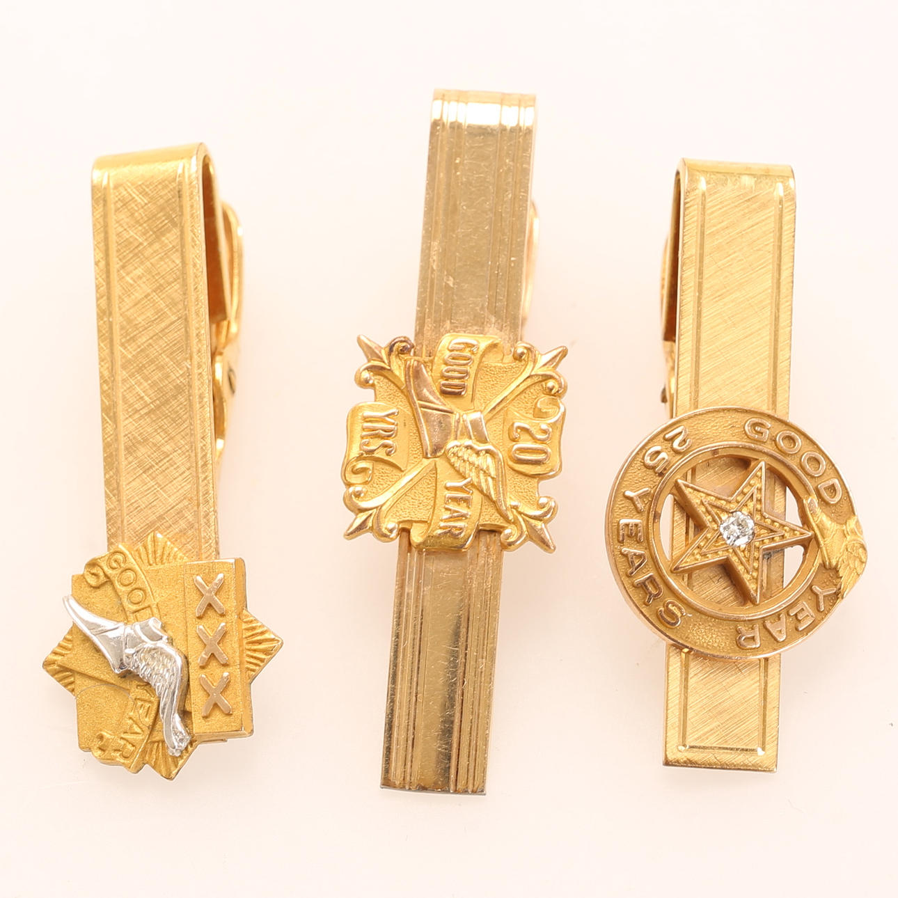 KRAWATTENNADELN, 3 Stück.