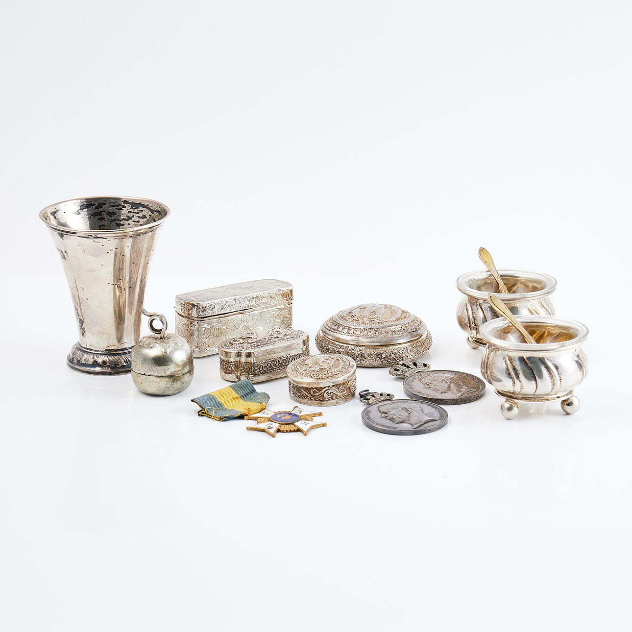 SILVER, 11 dlr, including medals, salt and pepper pots, goblets, etc.