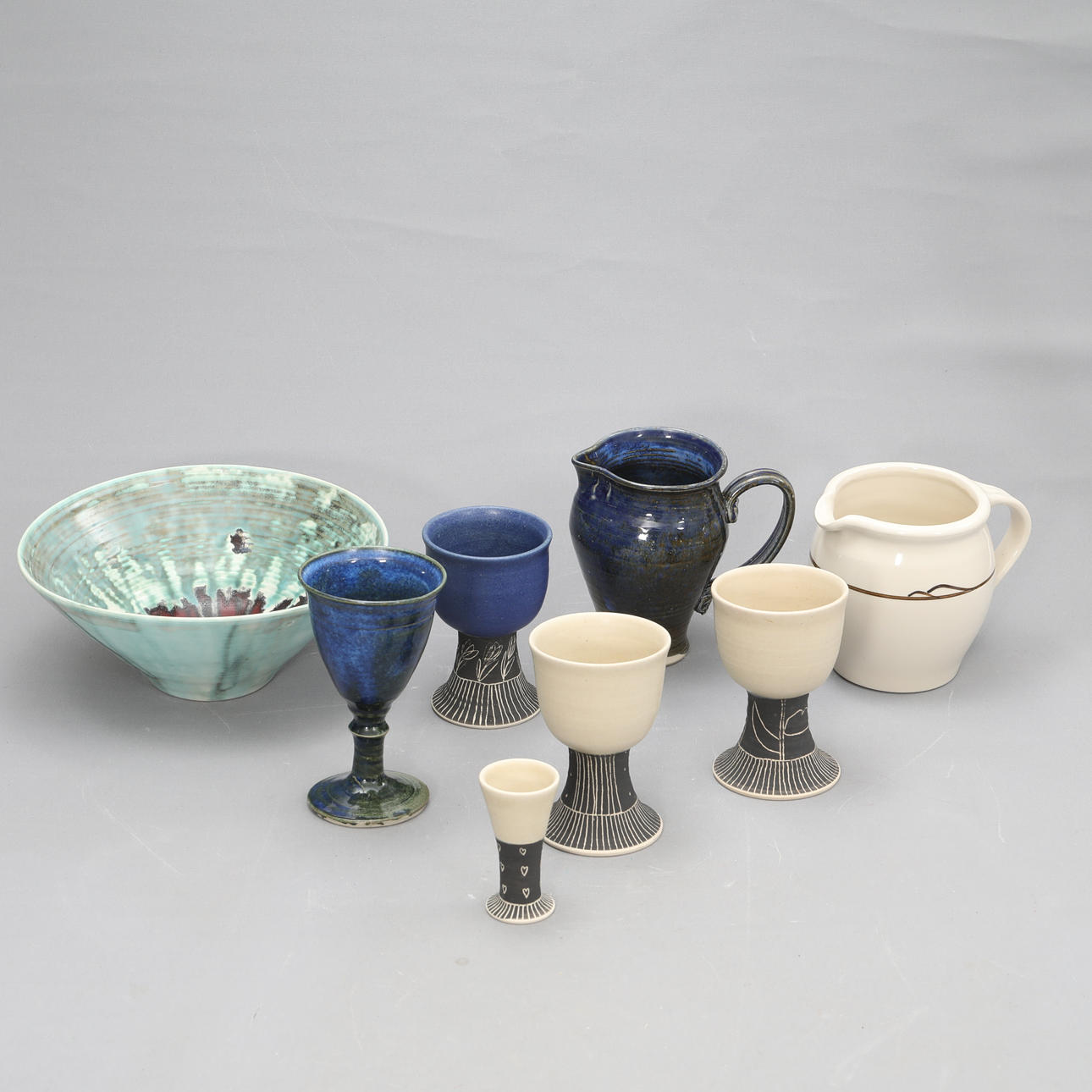 KERAMIK, 8 stk, herunder Margareta Holmlund.