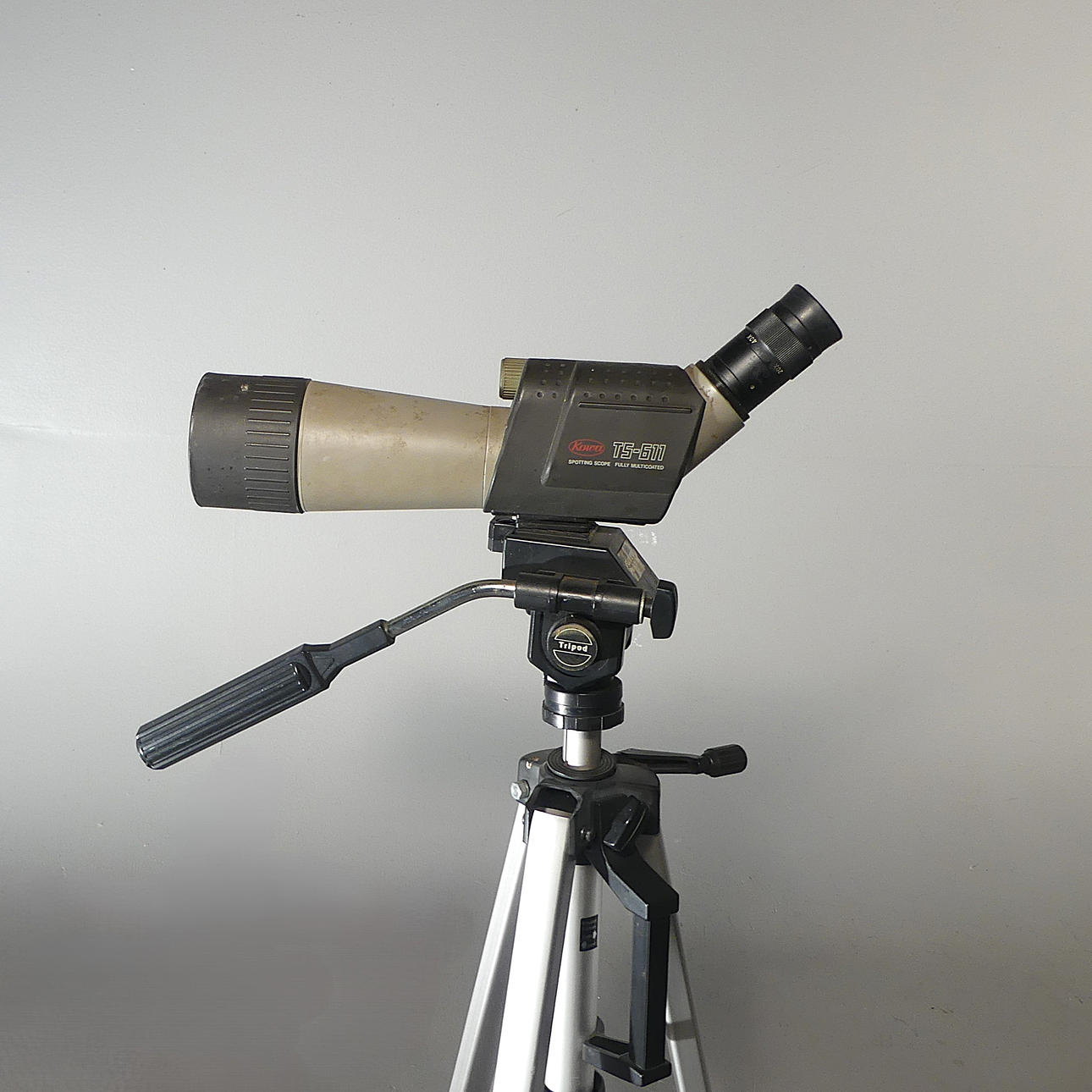BINOCULARS WITH TRIPOD, KOWA, TS-611 Spotting Scope.