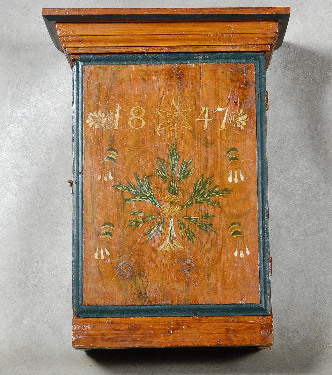 VÄGGSKÅP, allmoge, Hälsingland, daterat 1847.