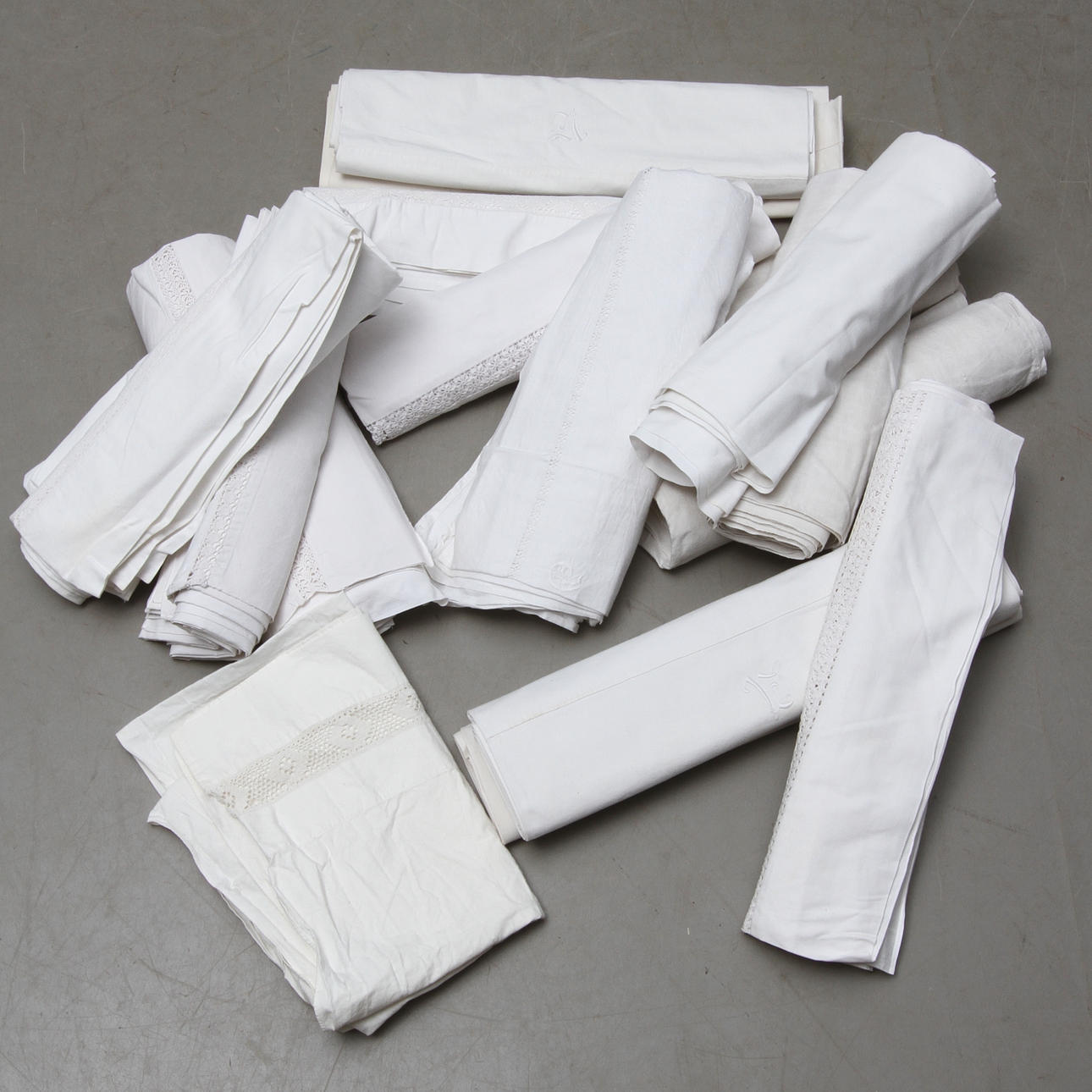 LAKAN, 15 st, mestadels med spets, 1900-tal.