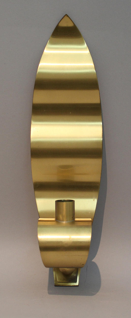 WALTER ANDERSSON. Väggljusstake, mässing. Ystad Metall. Made in Sweden. Signerad W A.