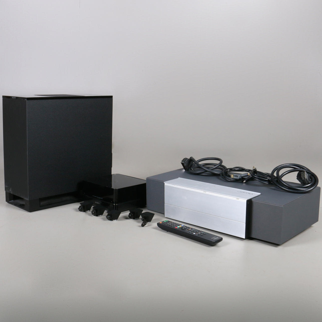 LJUDSYSTEM, Sony DVD Home Theatre System DAV-IS50, samt Jamo Flat Subwoofer, samtida.