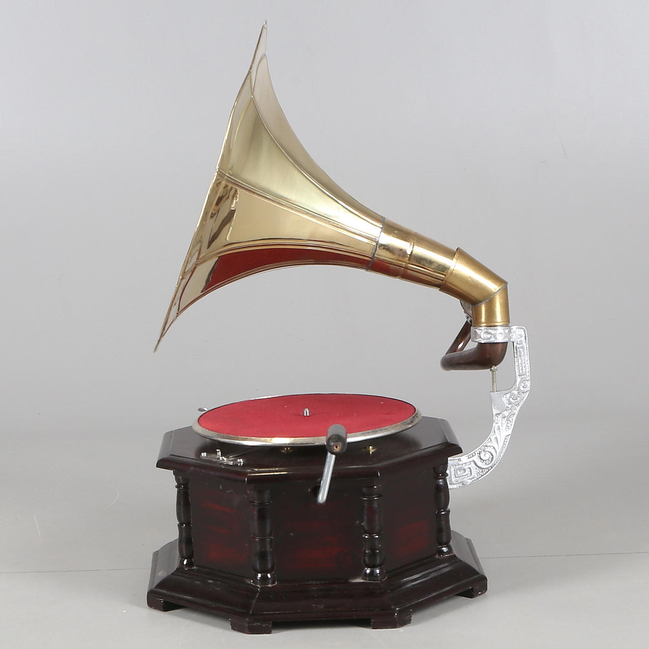 TRATTGRAMMOFON, sent 1900-tal/samtida.