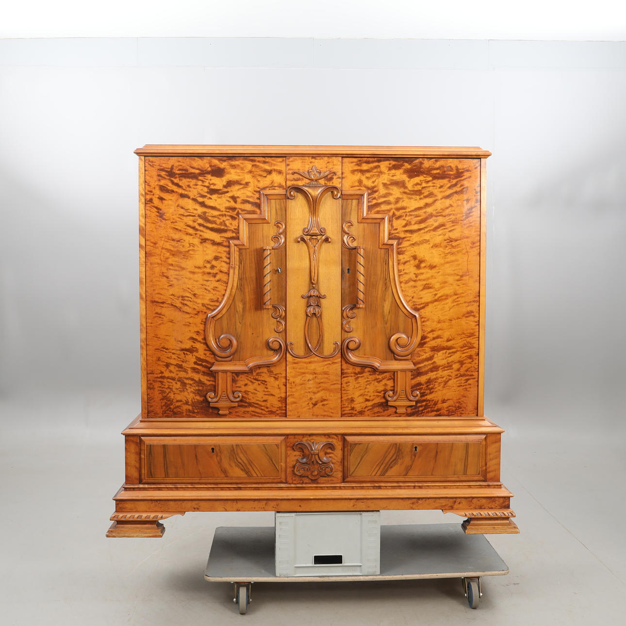 Linnedskab, birk, 1930-40'erne.