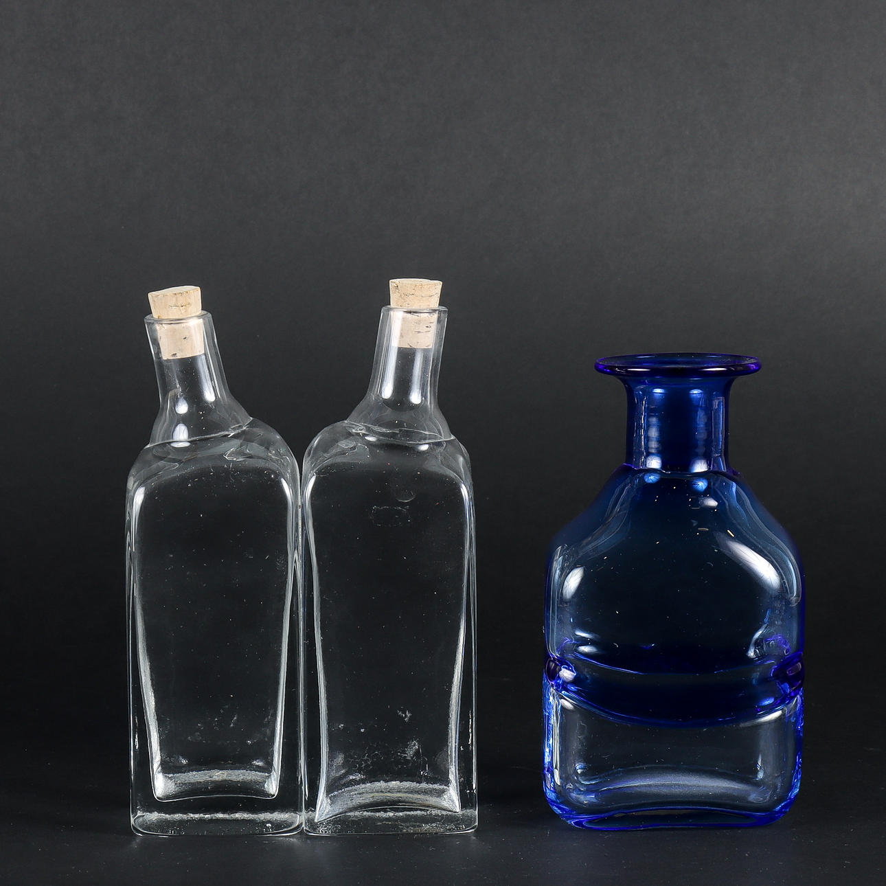 BERTIL VALLIEN. Flasker, 2 stk., Boda.