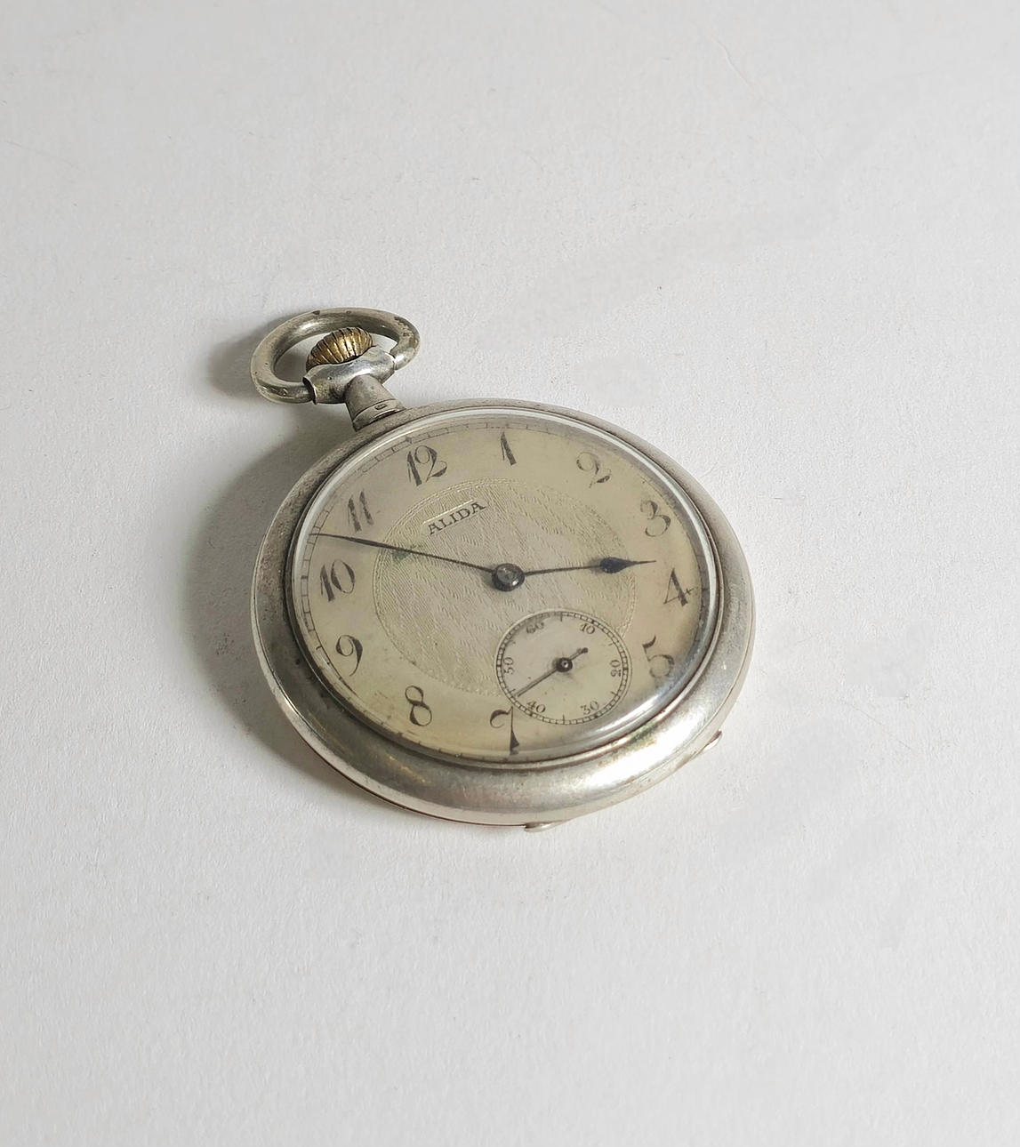 TYÖSTETTY 800 HOPEAA TASKUKELLO.