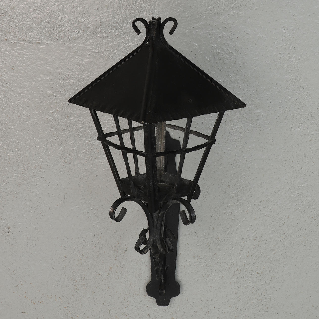 TRÄDGÅRDSLAMPPU, seinälle ripustettu, 1900-tal.