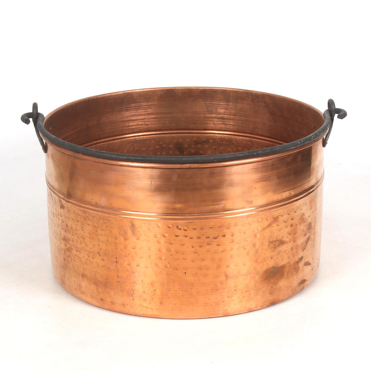 A 20th-century copper cauldron.