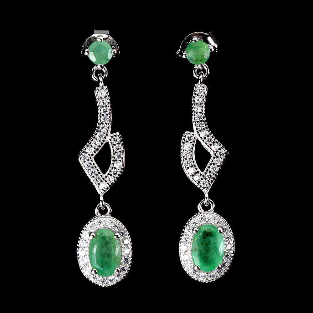 SMARAGDIHOPEISET PISARAKORVAKORUT.