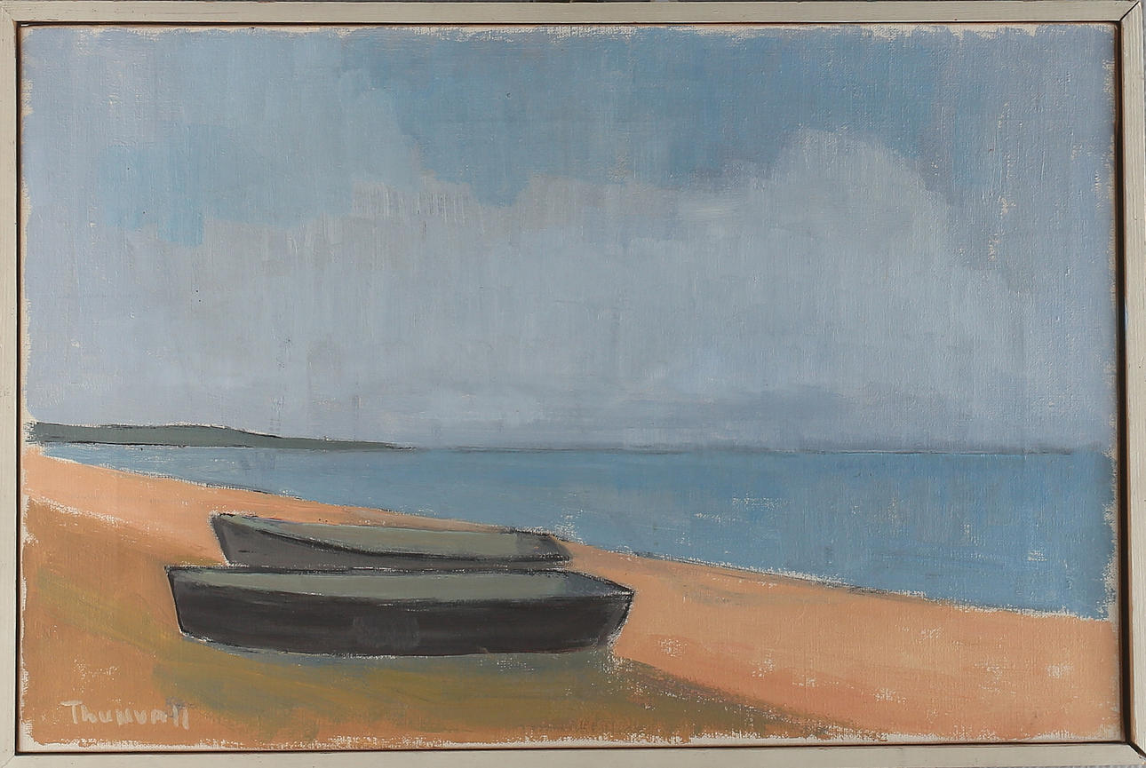 OIDENTIFIERAD KONSTNÄR. Träbåtar vid strand, olja på duk, signerad Thunvall.
