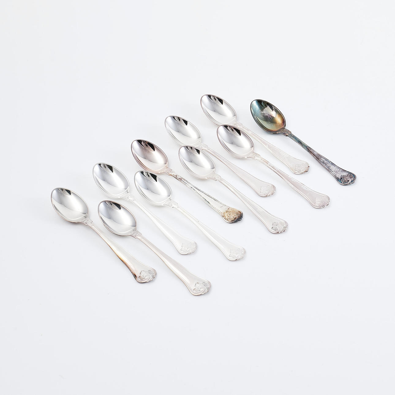 CUCHARAS DE CAFÉ, 10 unidades, plateadas.