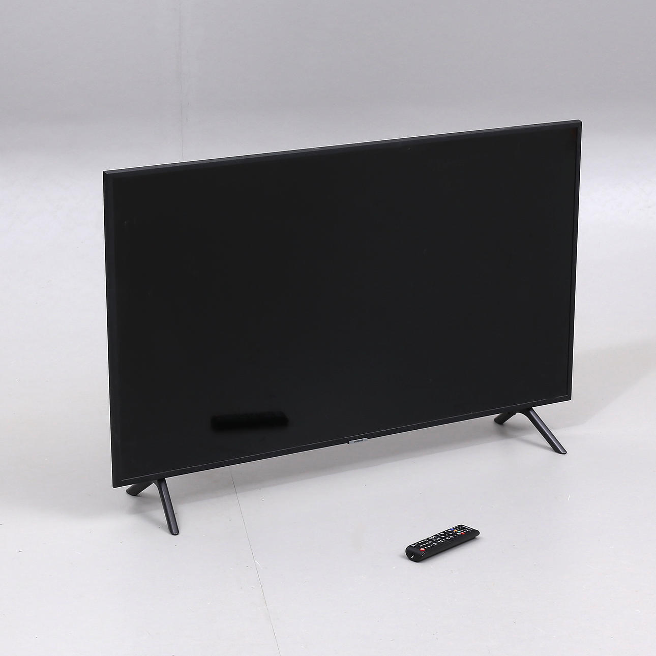 TV, Samsung model UE49NU7105.