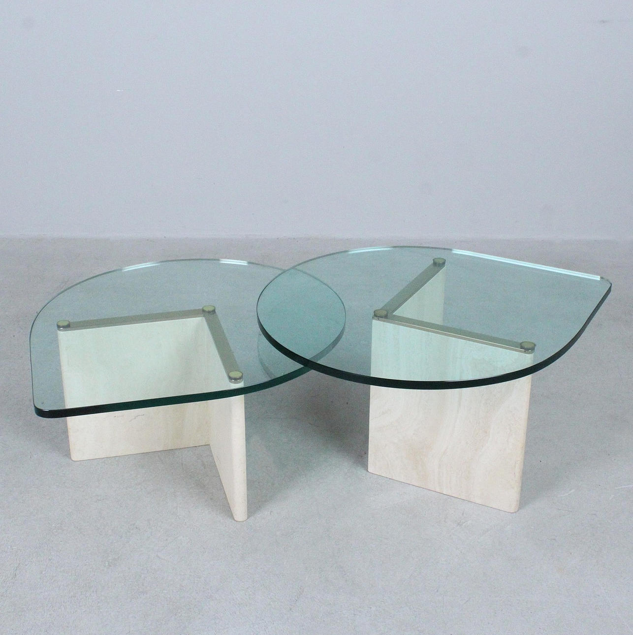 Two coffee tables/coffee table made of travertine and glass, Italy 