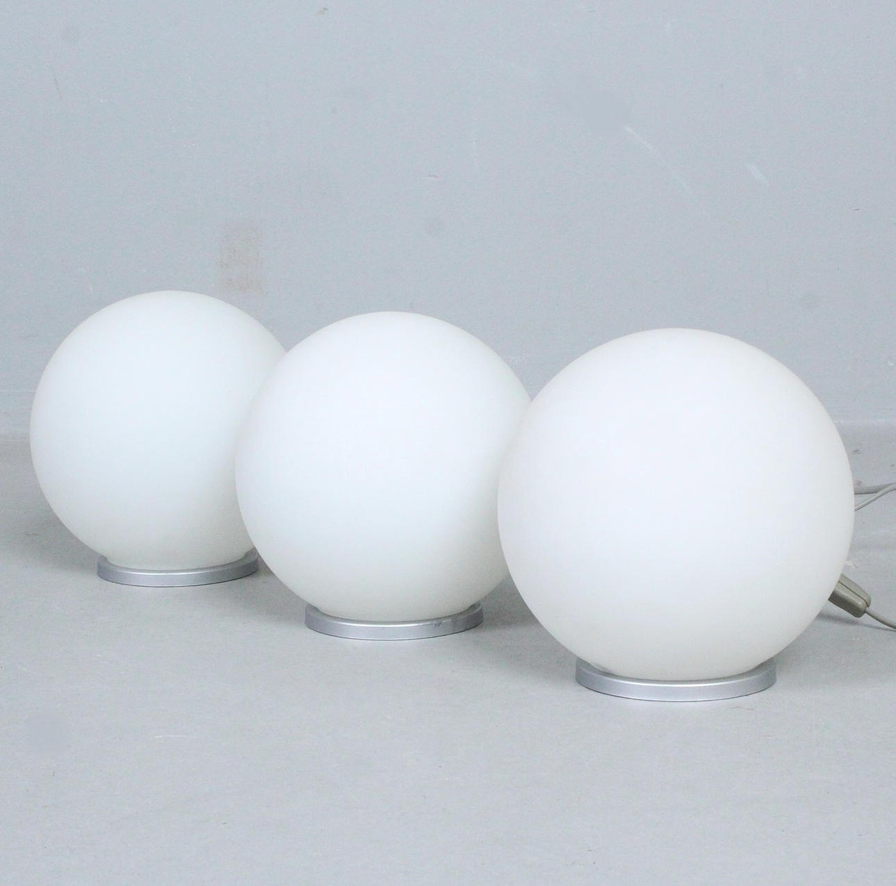 Set med tre bordslampor/globlampor.