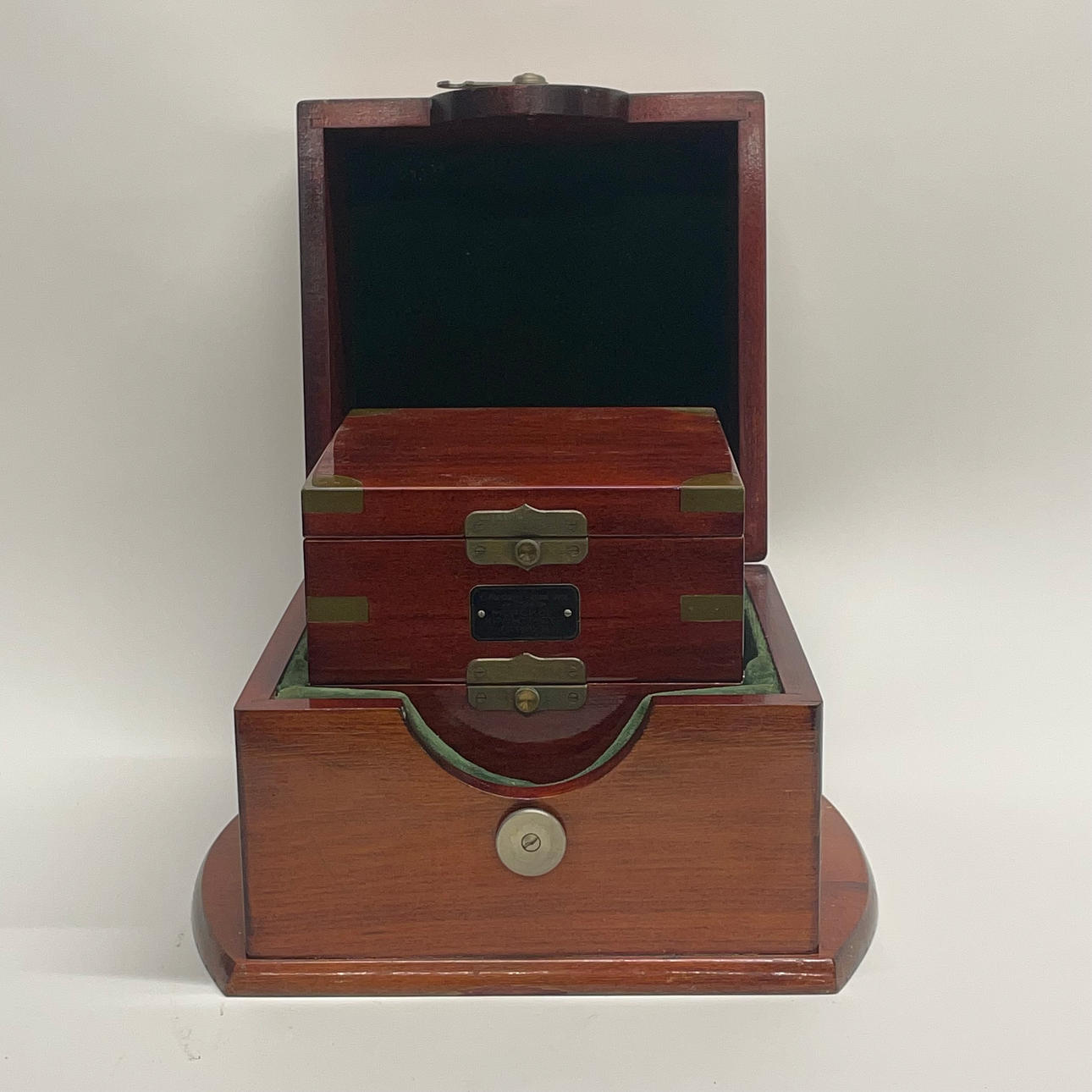 RUSSISCHER CHRONOMETER AUF EINEM KARDANRING.