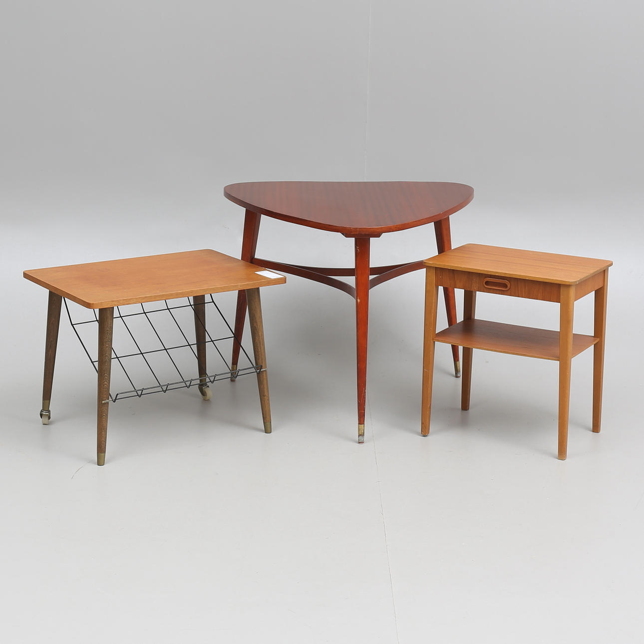 BORD, 3 stycken, bl.a teak, 1900-talets mitt.