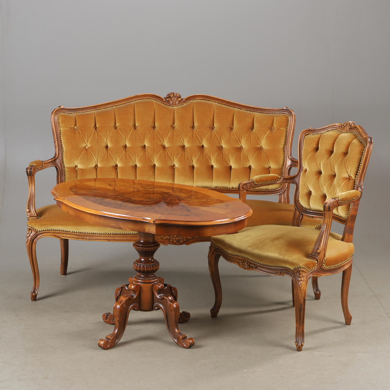 3-piece seating area, mahogany and beech, rococo style.