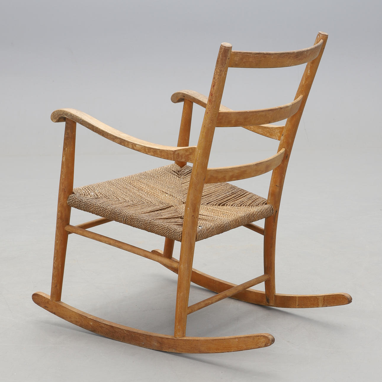 A 1930s Gemla rocking chair. Furniture - Armchairs & Chairs - Auctionet