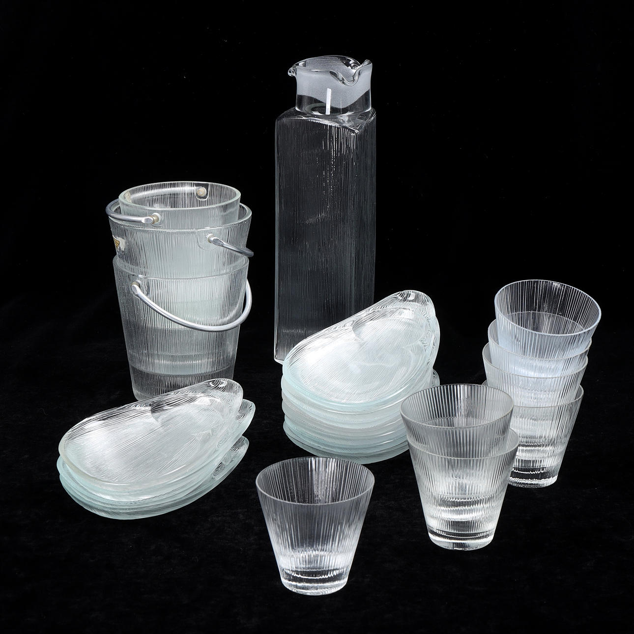 LENNART ANDERSSON. Glass tableware, “Isi”, 23 pcs, Gullaskruf.