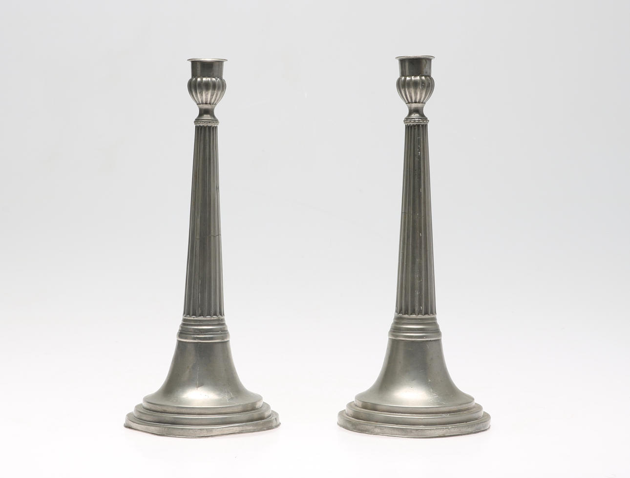 LJUSSTAKAR, 1 par, tenn, Carl Bröske, Stockholm, 1810.