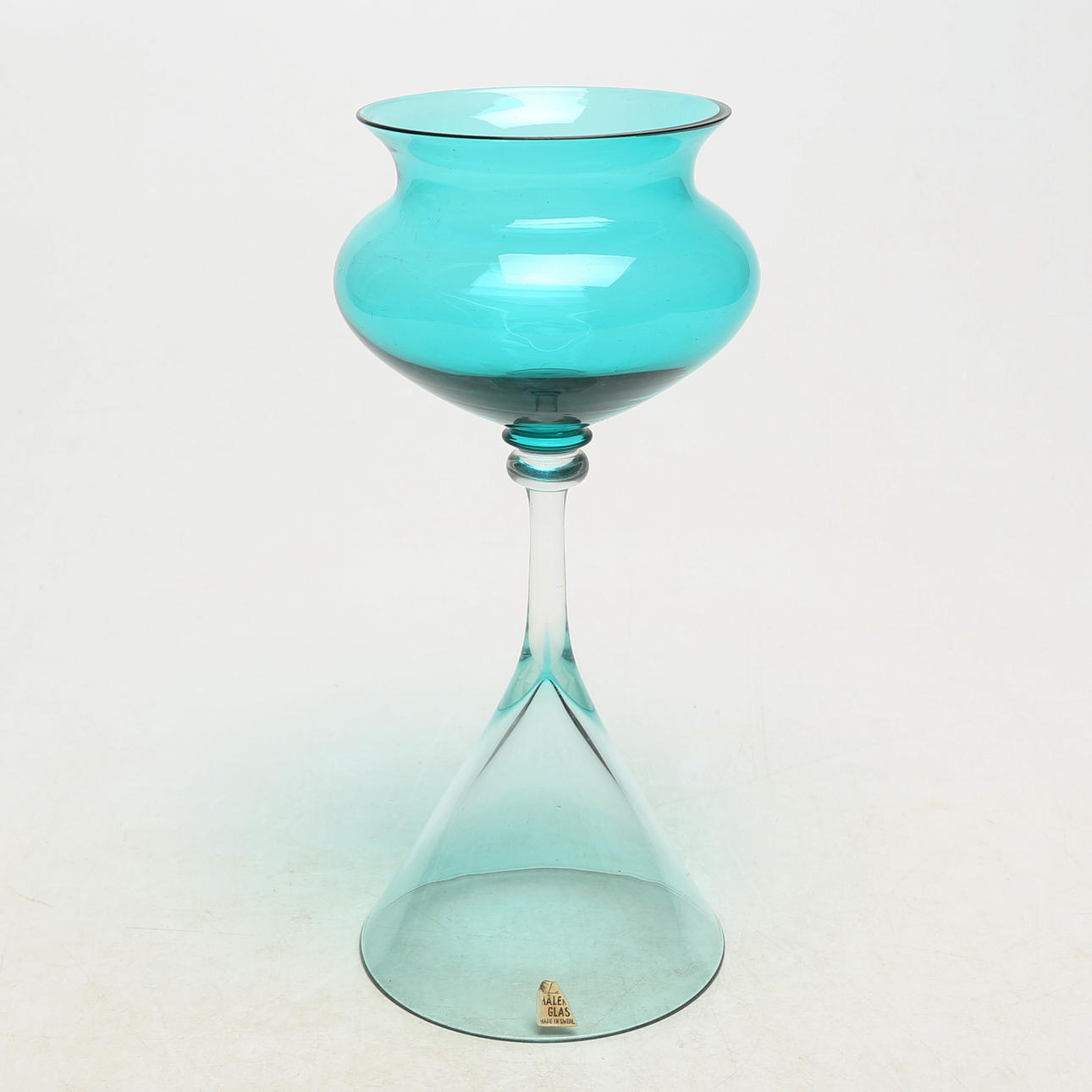 VASE, glass, Measuring cup.