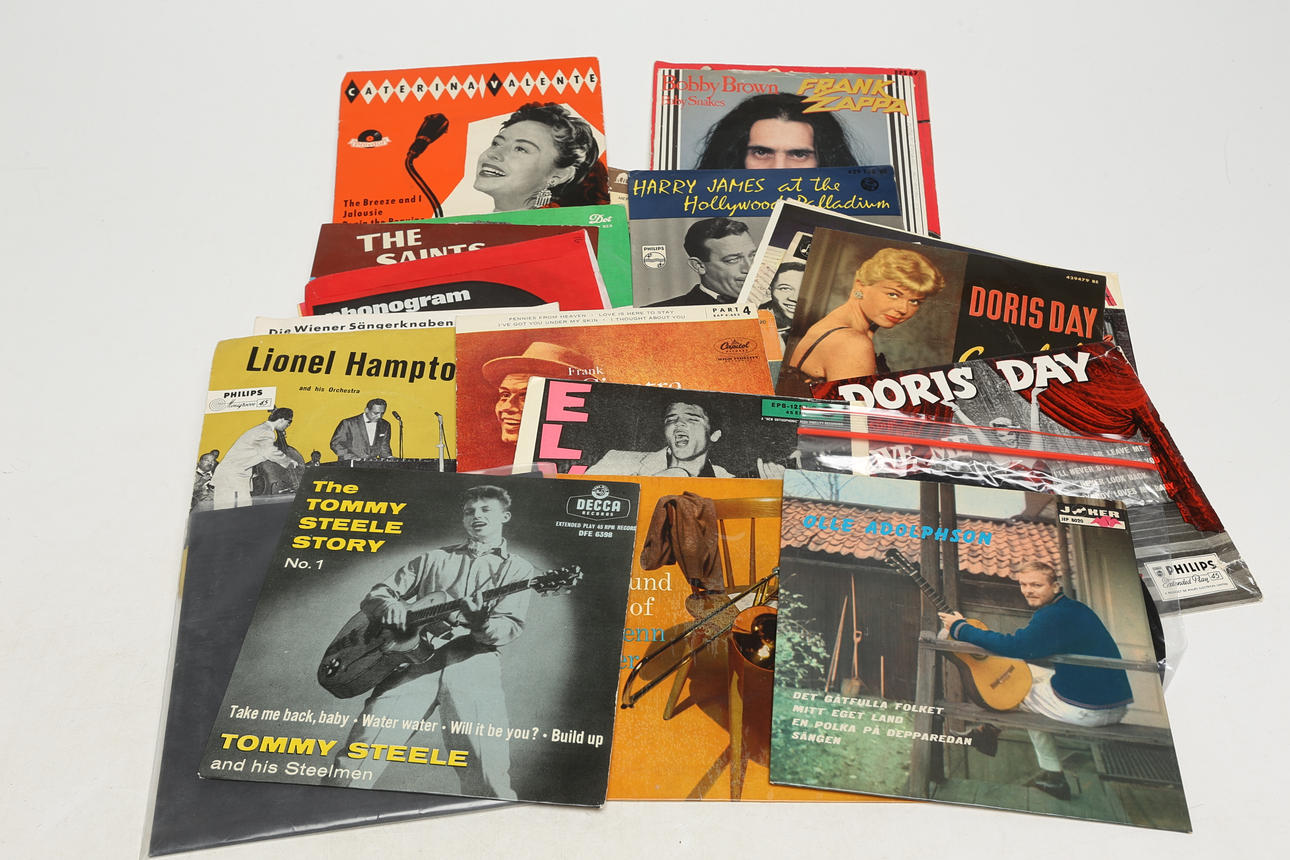VINYL RECORDS, singles, approx. 25 pcs.