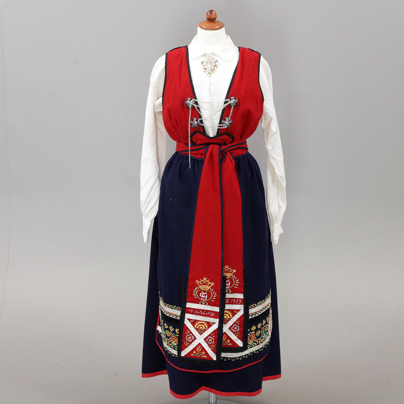 GOTTESKOSTÜM, 1979.