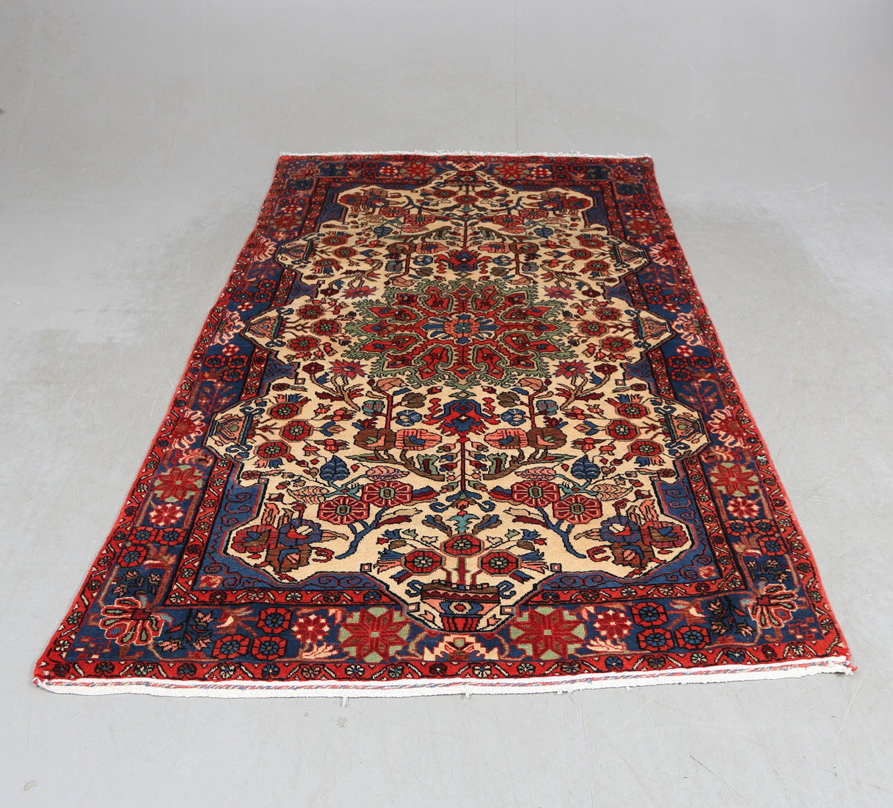 EIN TEPPICH, orientalisch, 145x230 cm.