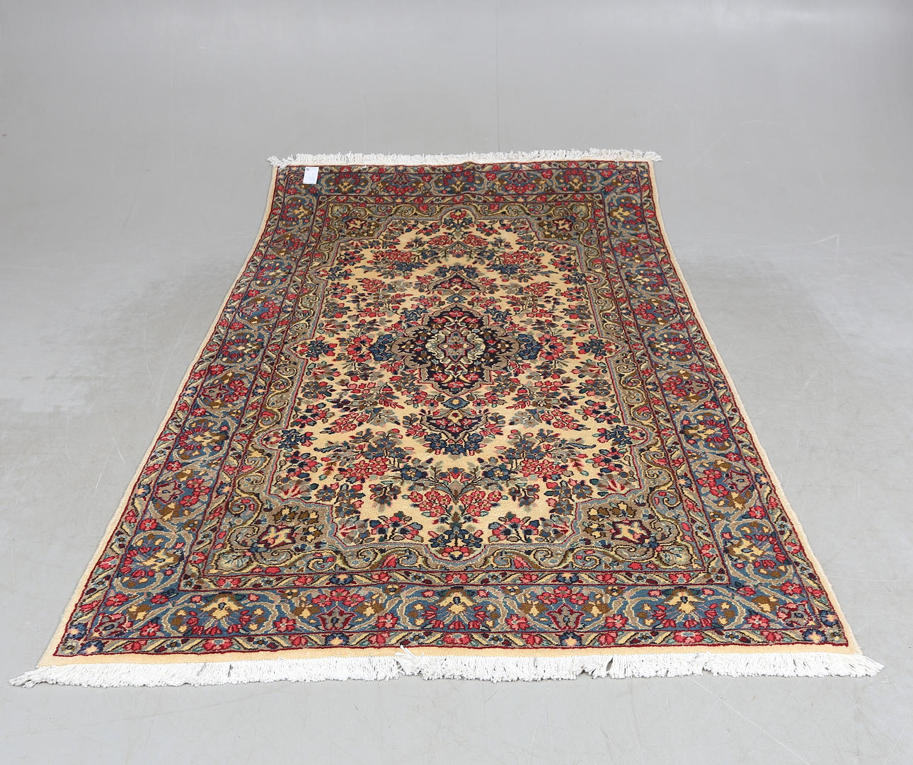 TÆPPE, orientalsk, Kerman, ca. 235x148 cm.