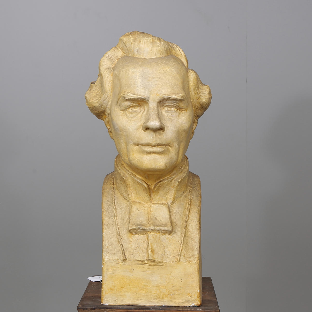 CARIN NILSON(1884-1973). "Ärkebiskop Nathan Söderblom". Skulptur, byst, gips, signerad och daterad 1932.