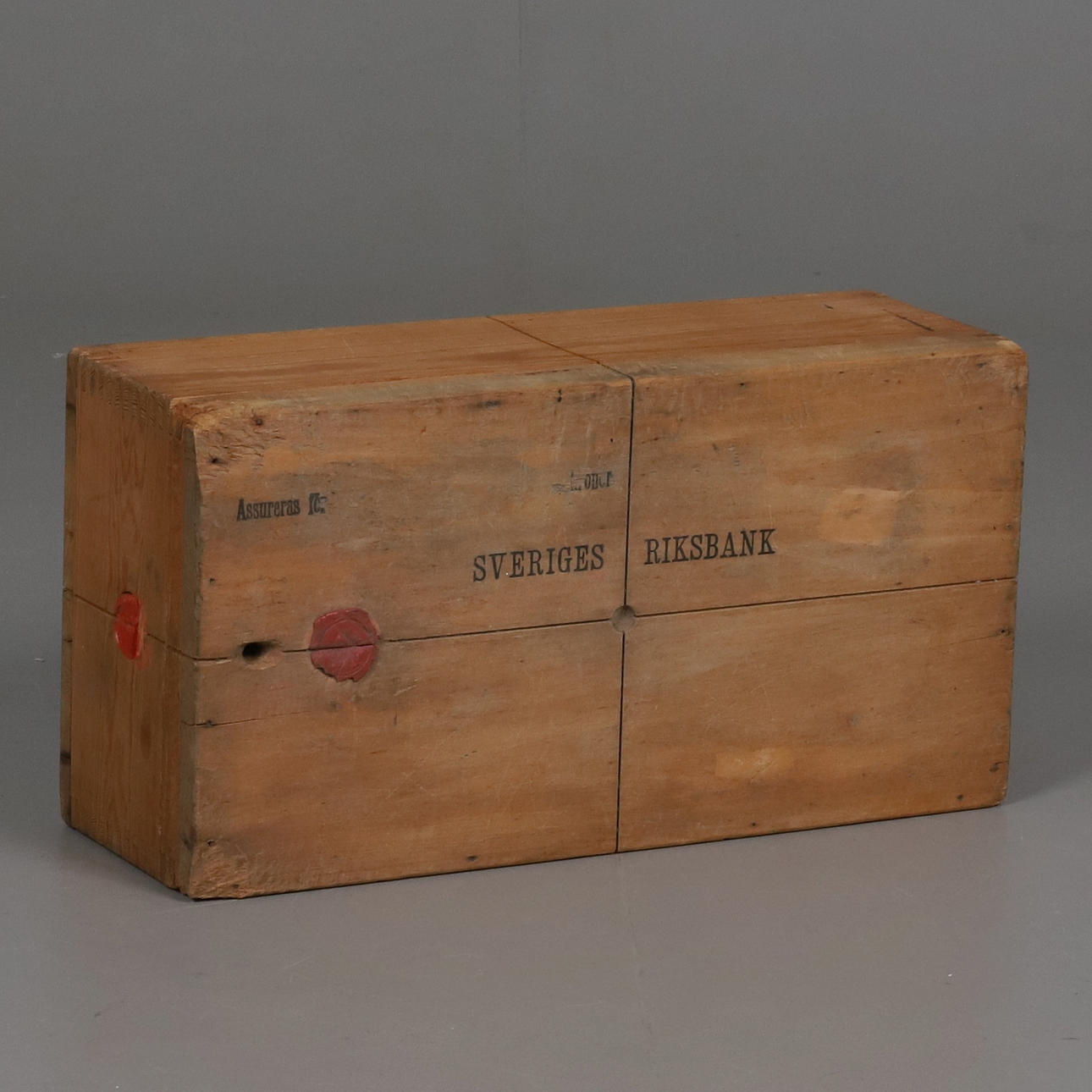 COFRE DE MADERA, EL RIKSBANK SUECO.