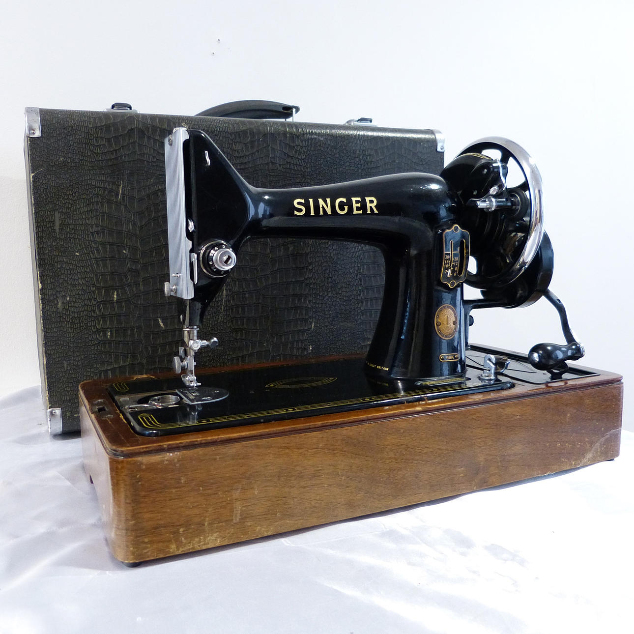 VINTAGE SINGER 99K SEWING MACHINE. Collectables - Technica & Nautica ...