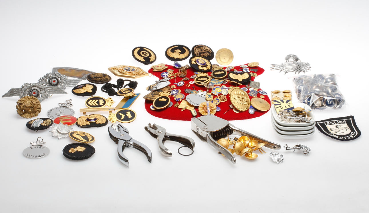 MÄRKEN OCH MEDALJER, bl.a. SJ och vakt.