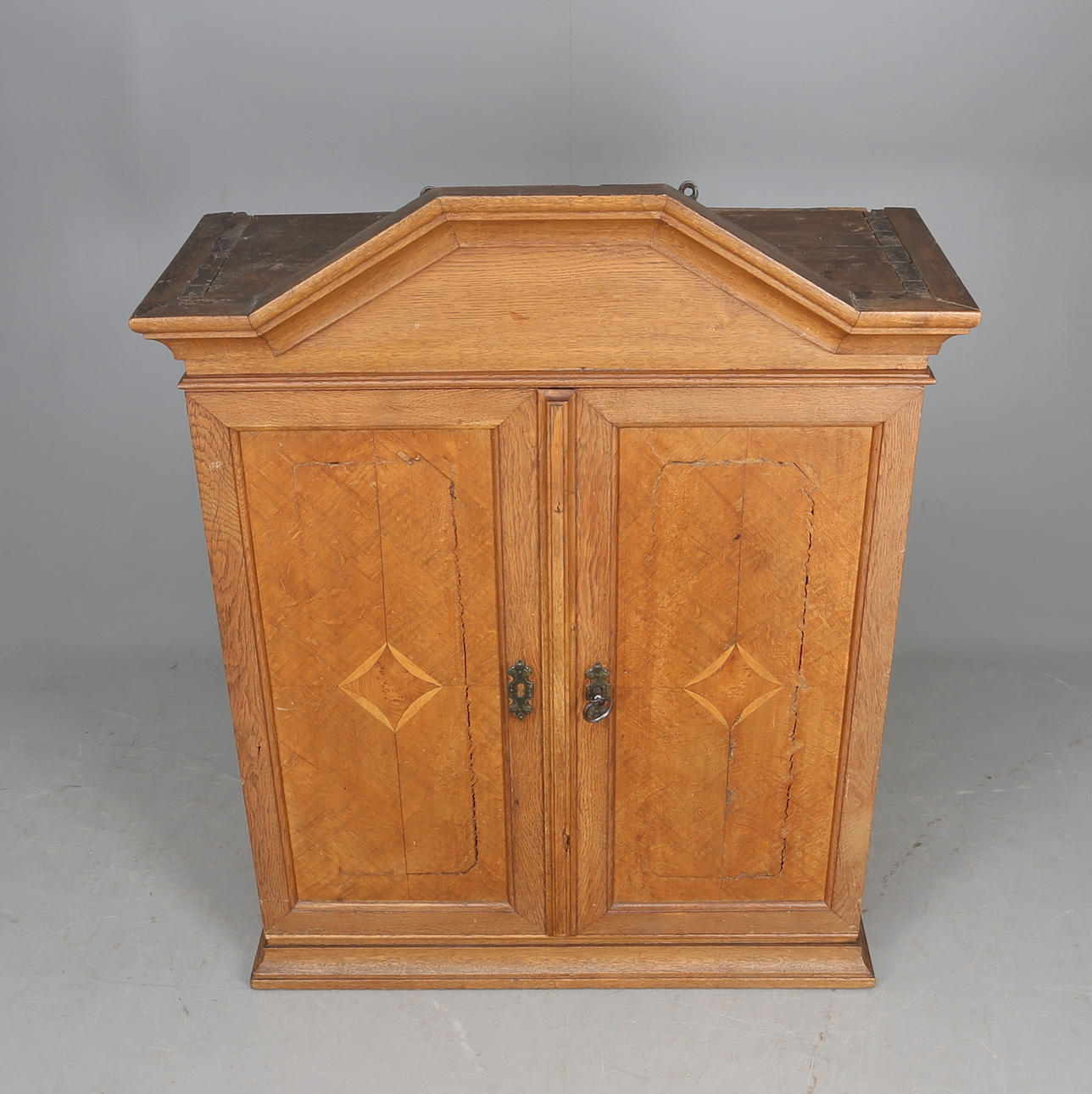 VÄGGSKÅP, Smålandsstjernan, tidigt 1800-tal.