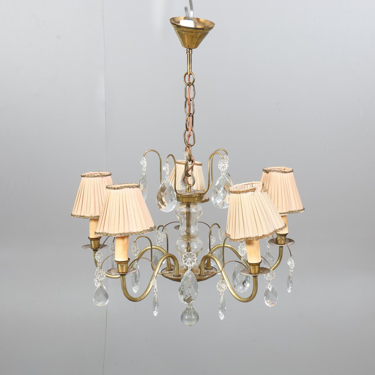 En lysekrone fra 1940'erne.