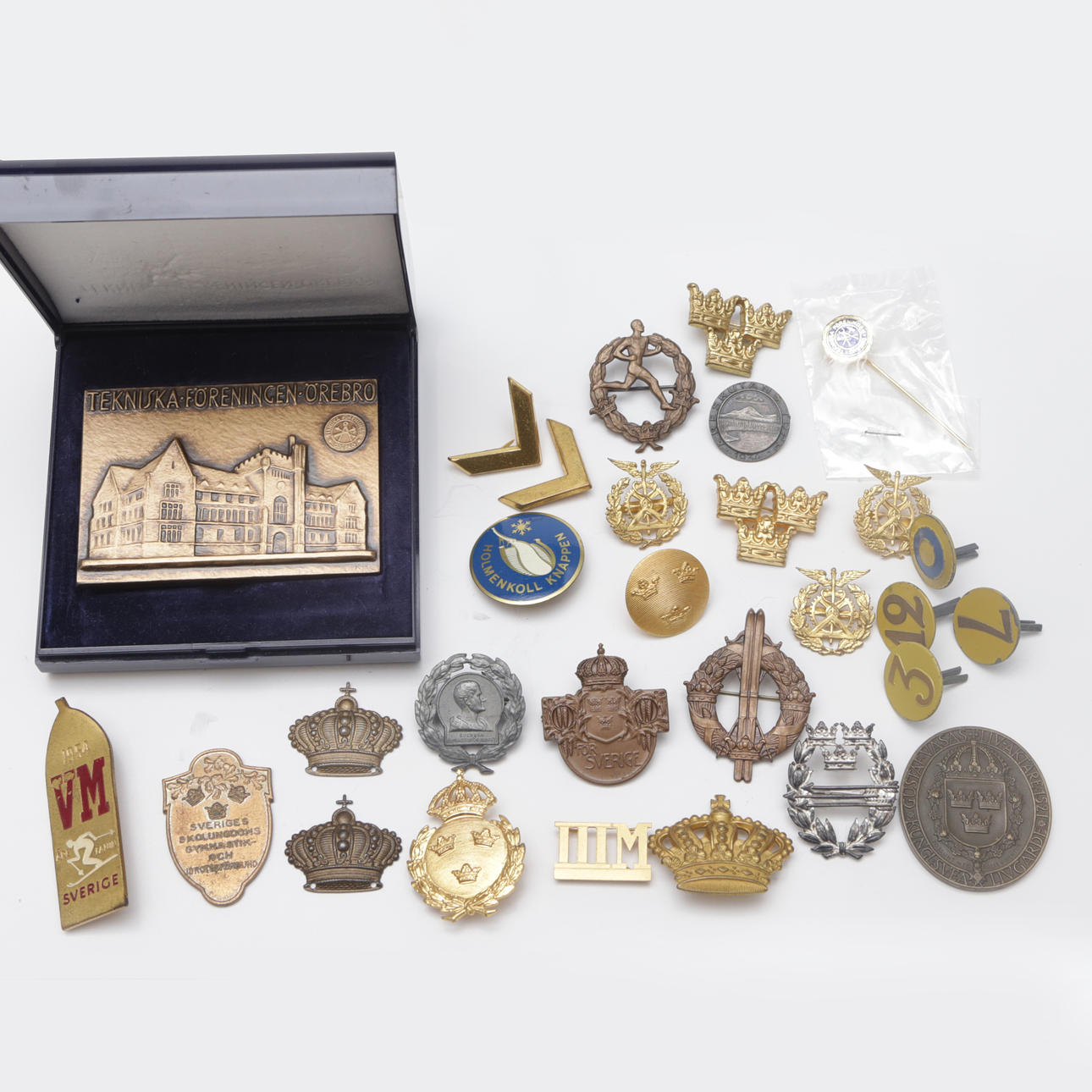 BADGE/MEDAL.