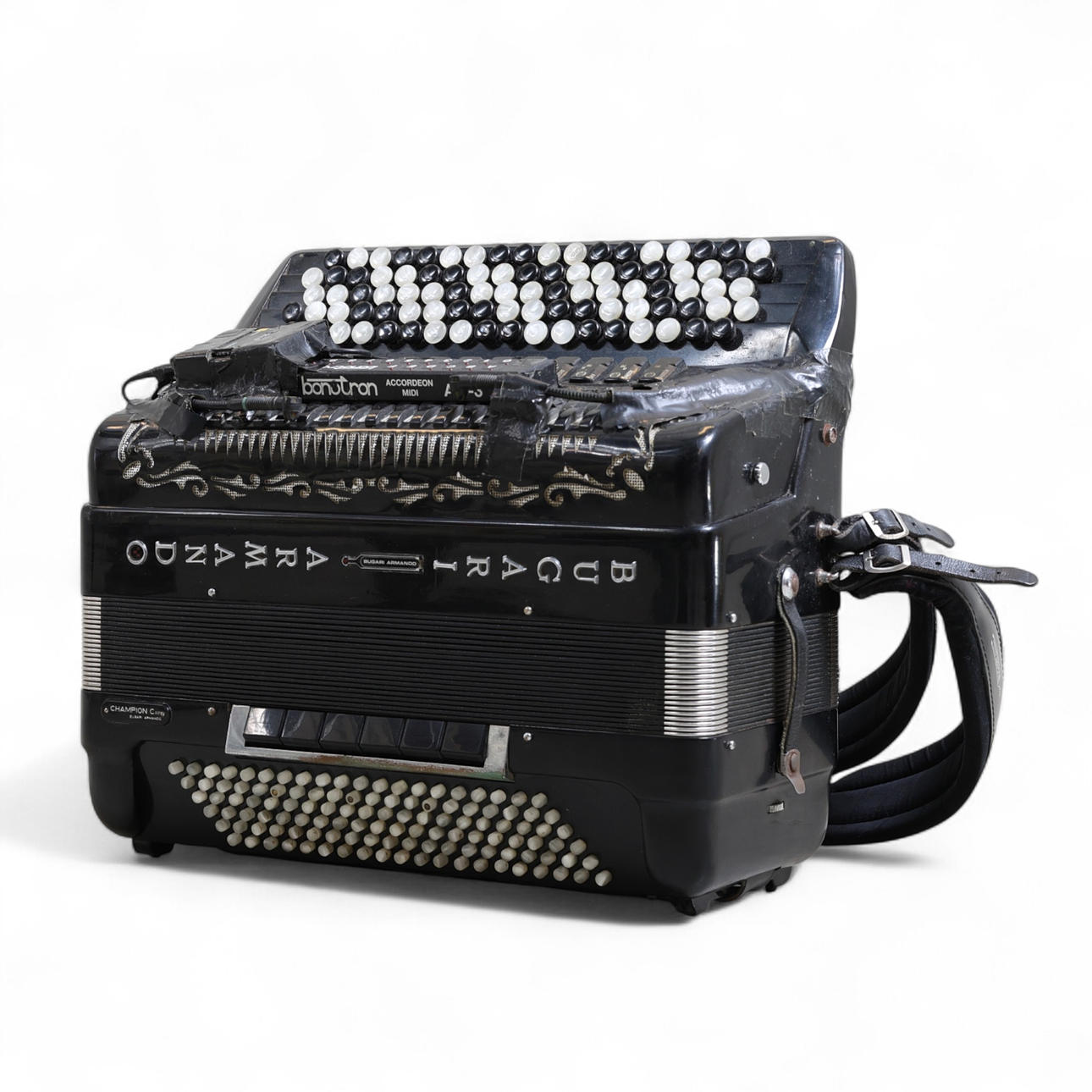 KNOPFAKKORDEON, Bugari Armando, „Champion C“.