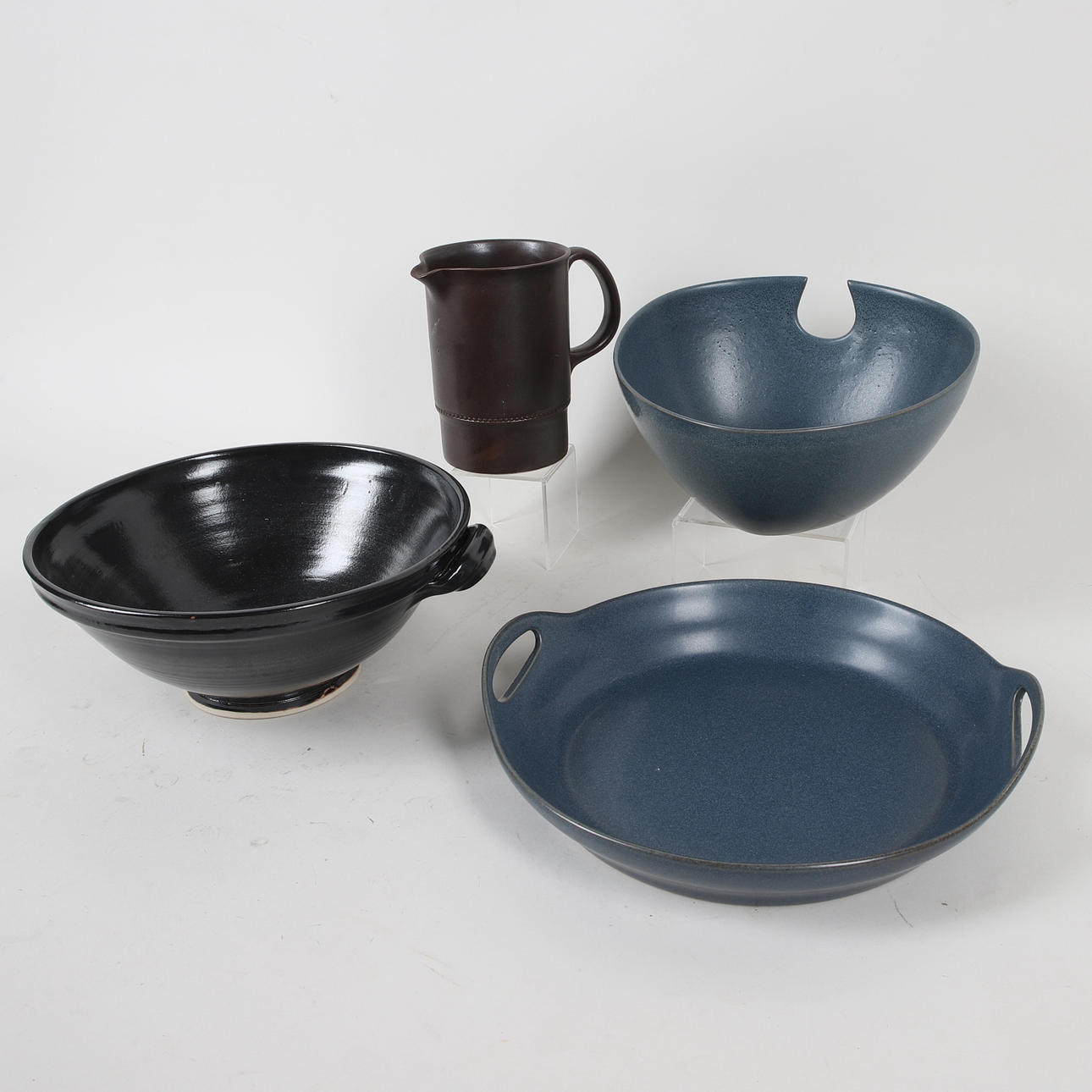 4 dele til stentøj, hovedsagelig Höganäs.