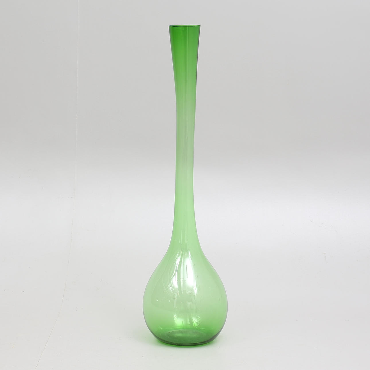 GOLVVAS, glas, möjligen Arthur Percy för Gullaskruf.