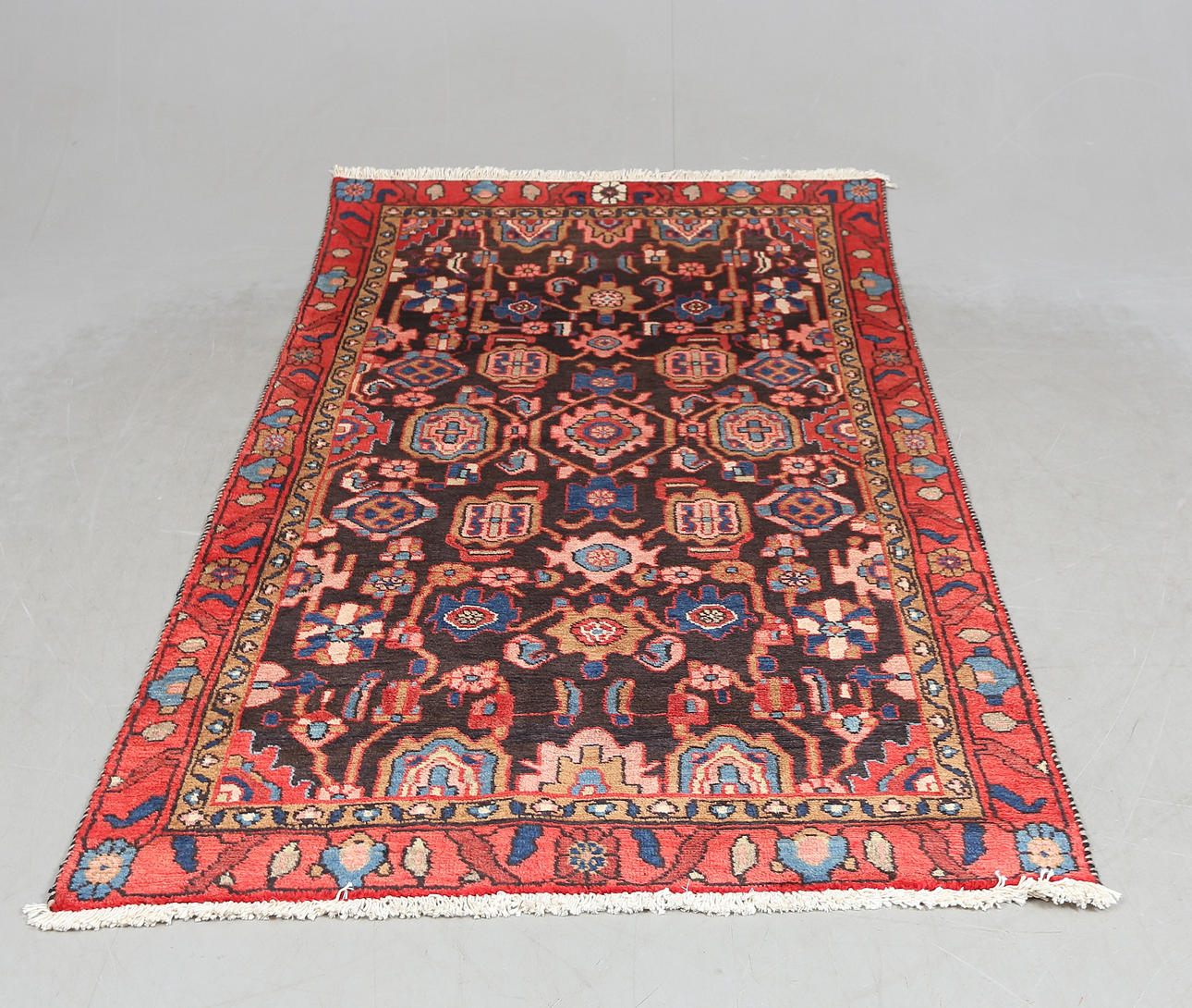 EIN TEPPICH, orientalisch, Hamedan, ca 215x120 cm.