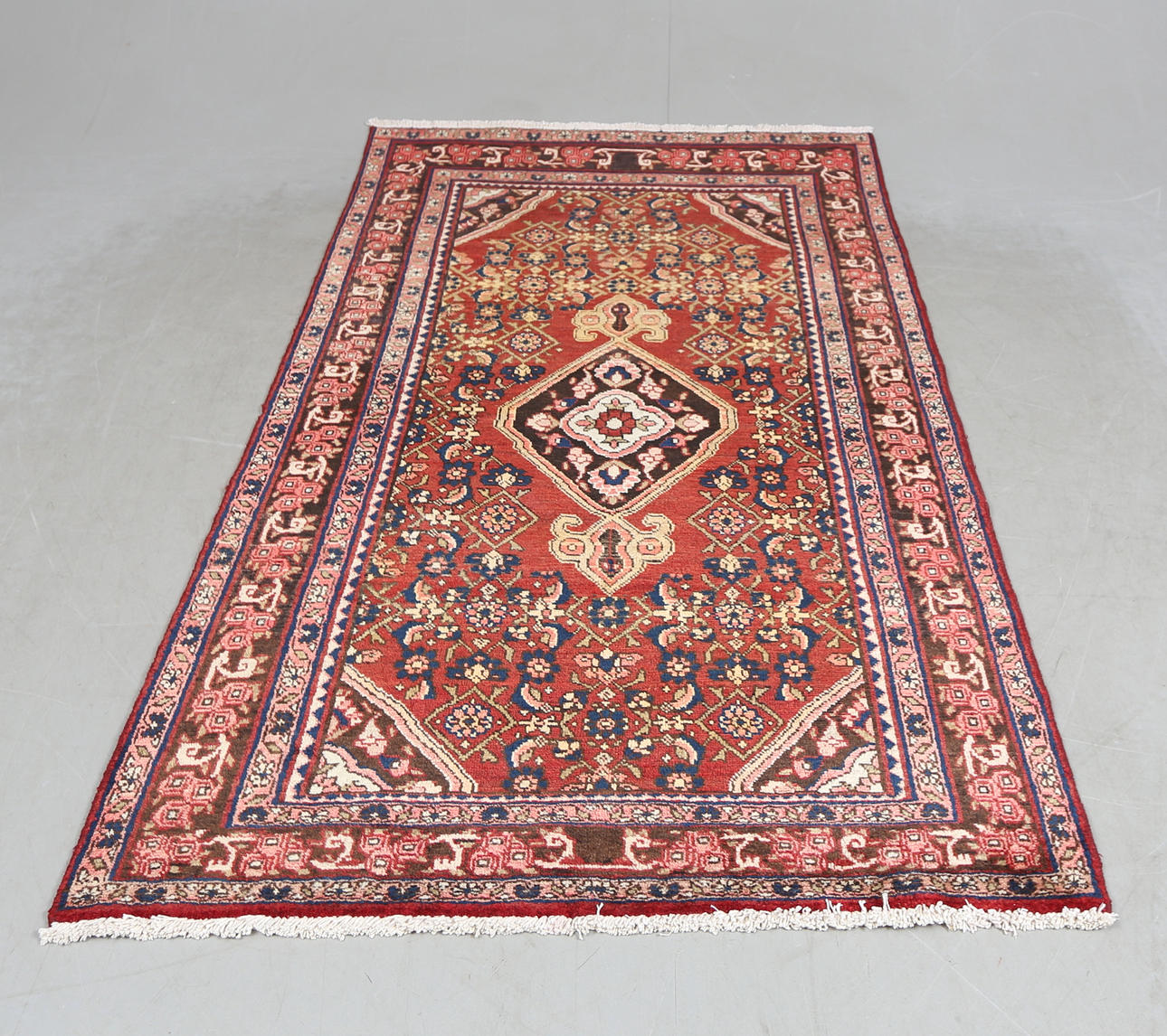 A CARPET, oriental, Baktiar, 212x122 cm.