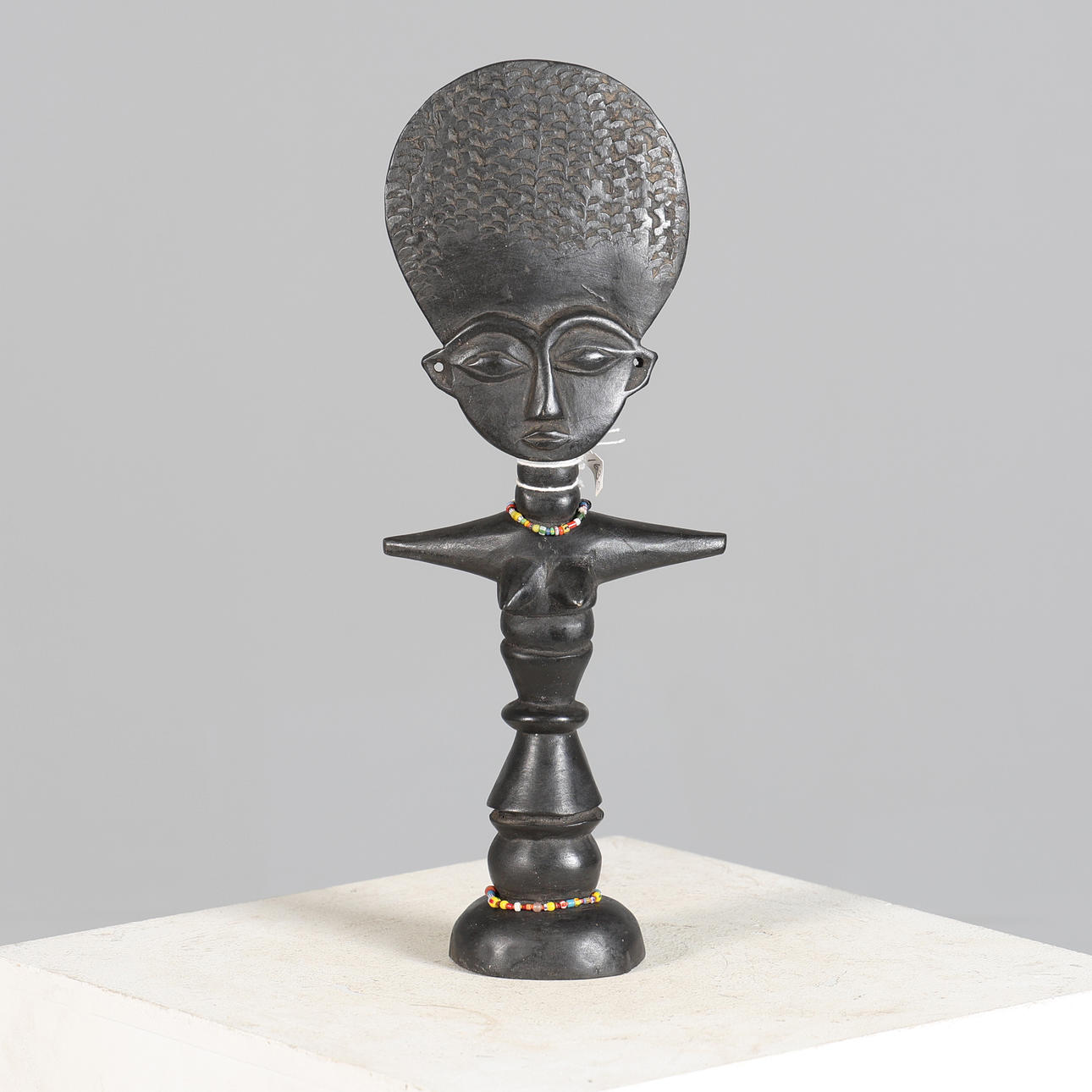 EINE ASHANTI AKUABA FRUCHTBARKEITSPUPPE.