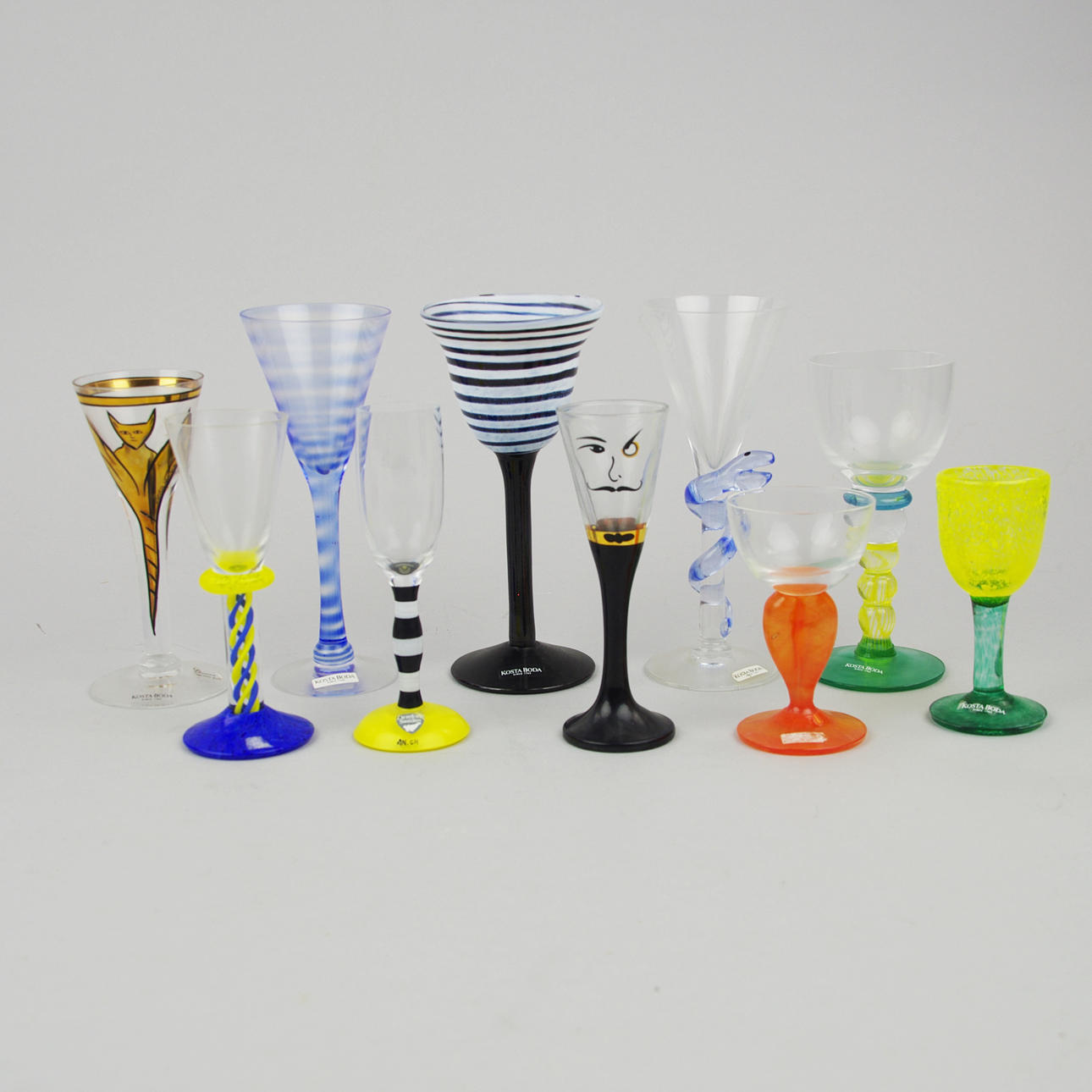 GLAS, konstglas, bl.a. Ulrica Hydman-Vallien, Kosta Boda och Orrefors.