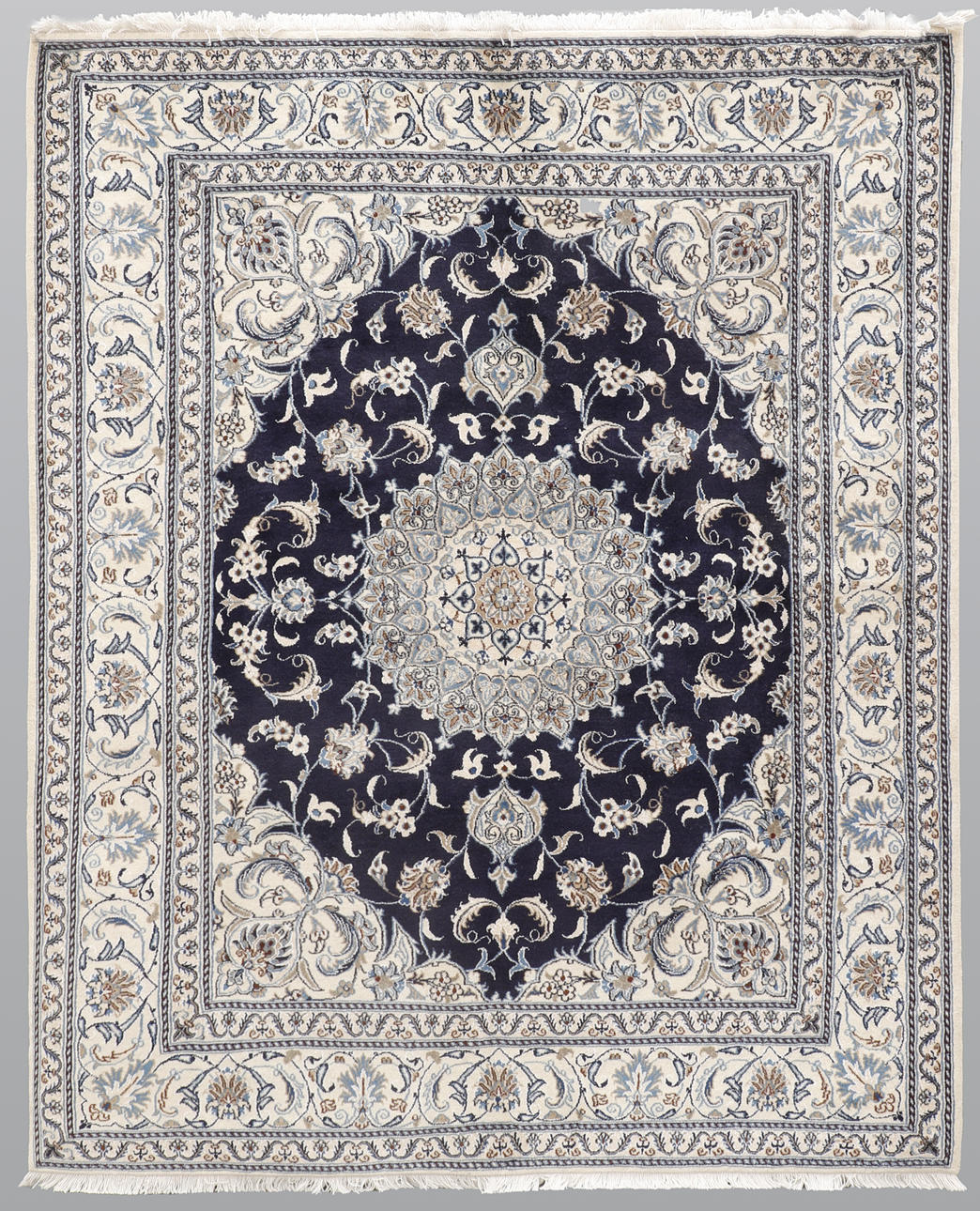 ORIENT-MATTO. Nain silkkiinsertteillä, 240 x 198 cm.