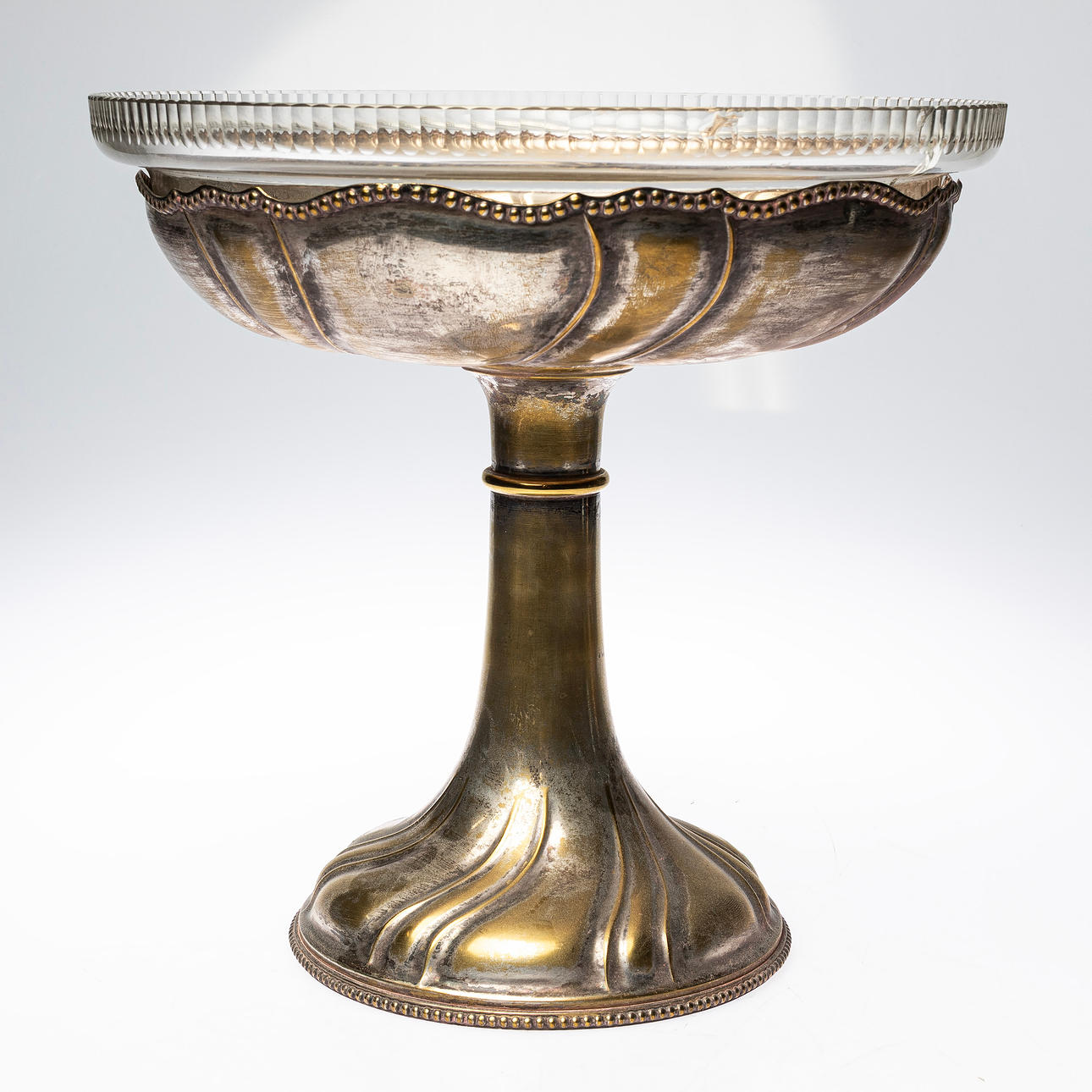 CAKE DISH on foot, with glass insert, nickel silver.