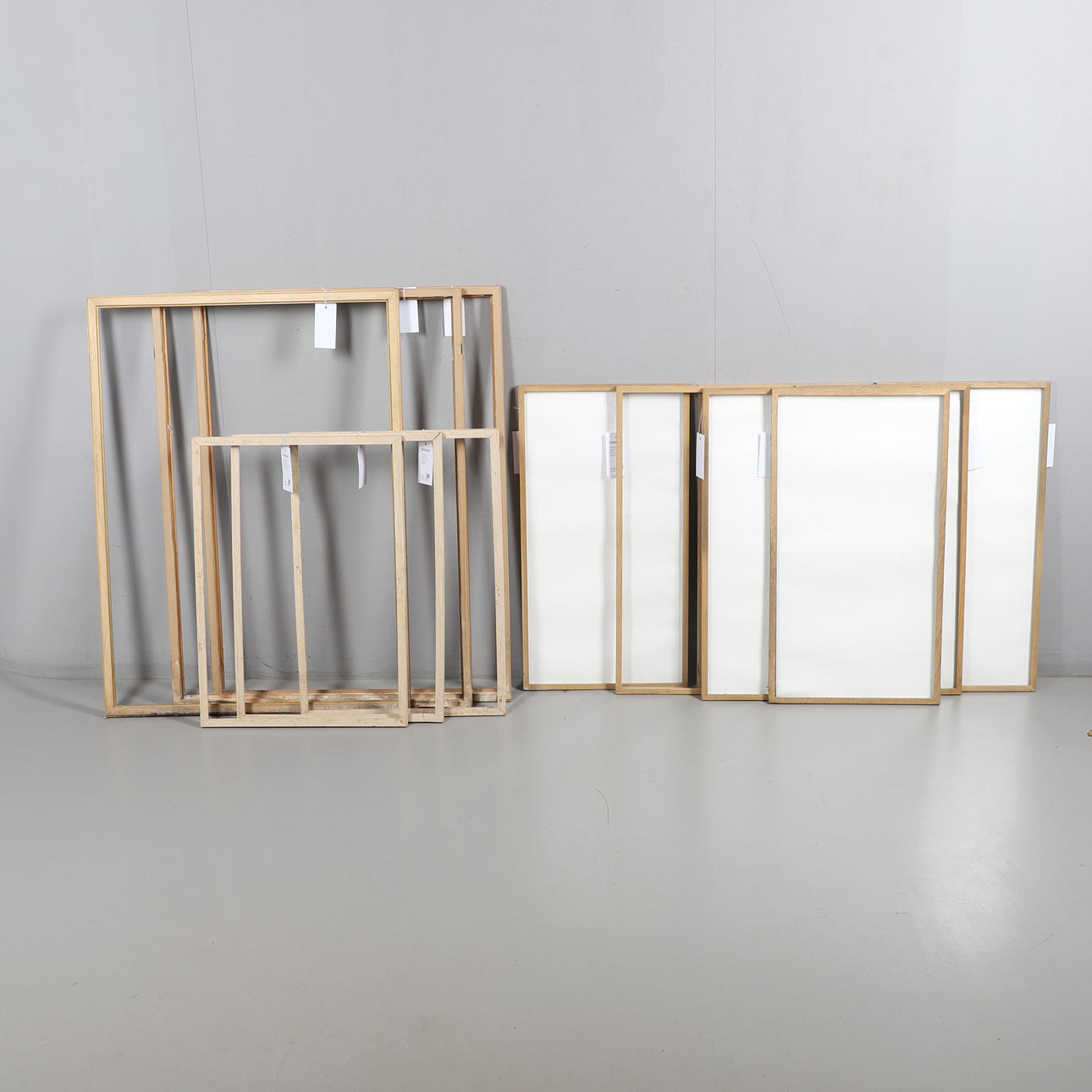 TRETTEN ASSORTEREDE BLONDE TRÆ BILLEDRAMMER.