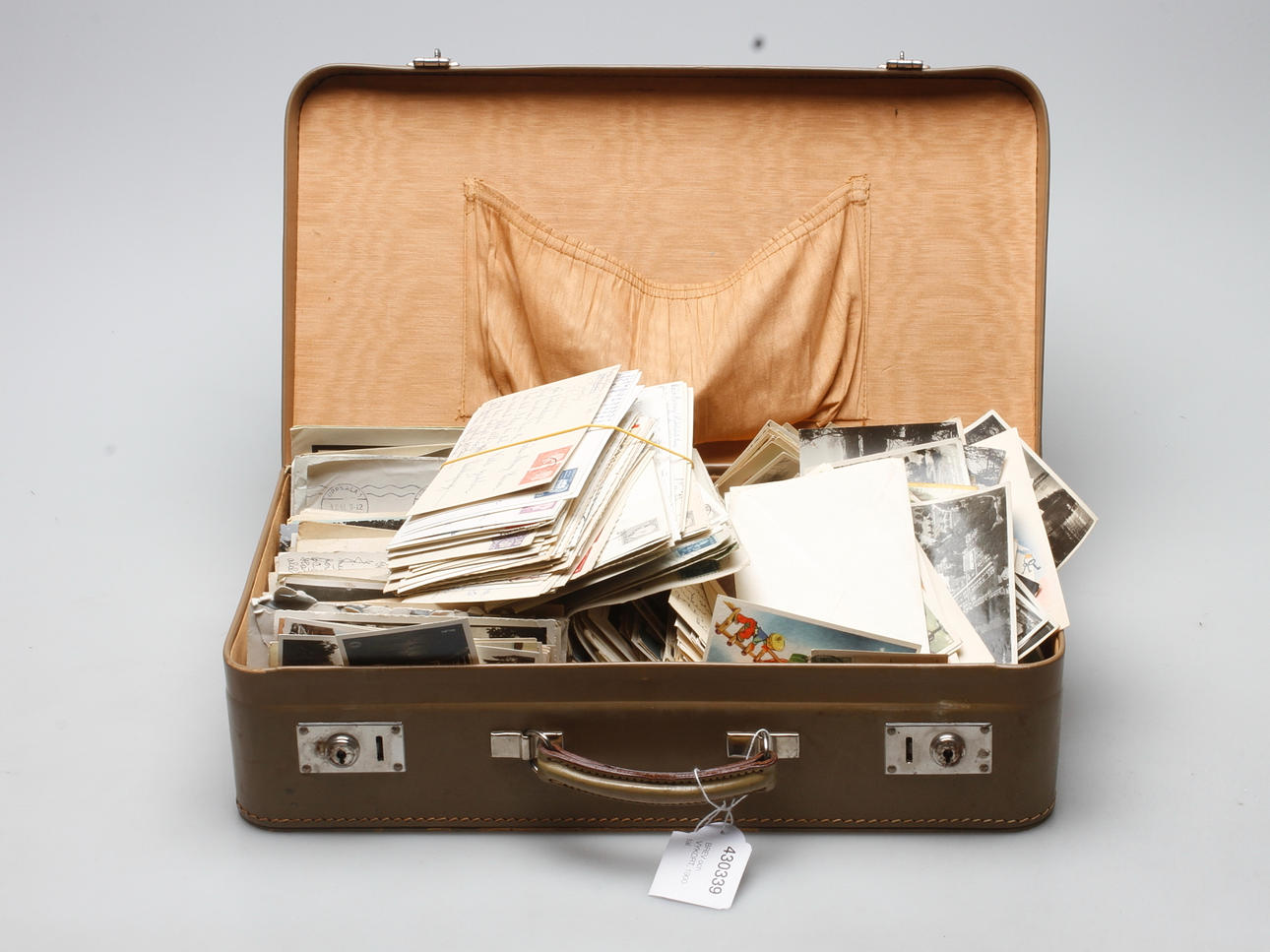 BREV och VYKORT, 1900-tal.